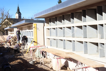 GRADNJA ŽARNEGA  ZIDU NA RAKEKU 01 FOTO LJUBO VUKELIČ